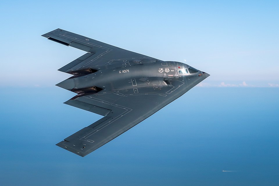 960px-RAF_F-35B_integration_flying_training_with_USAF_B-2_30092019_-_4